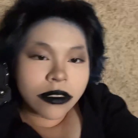 Meet your Posher, Cindy - Picture 2 of 2